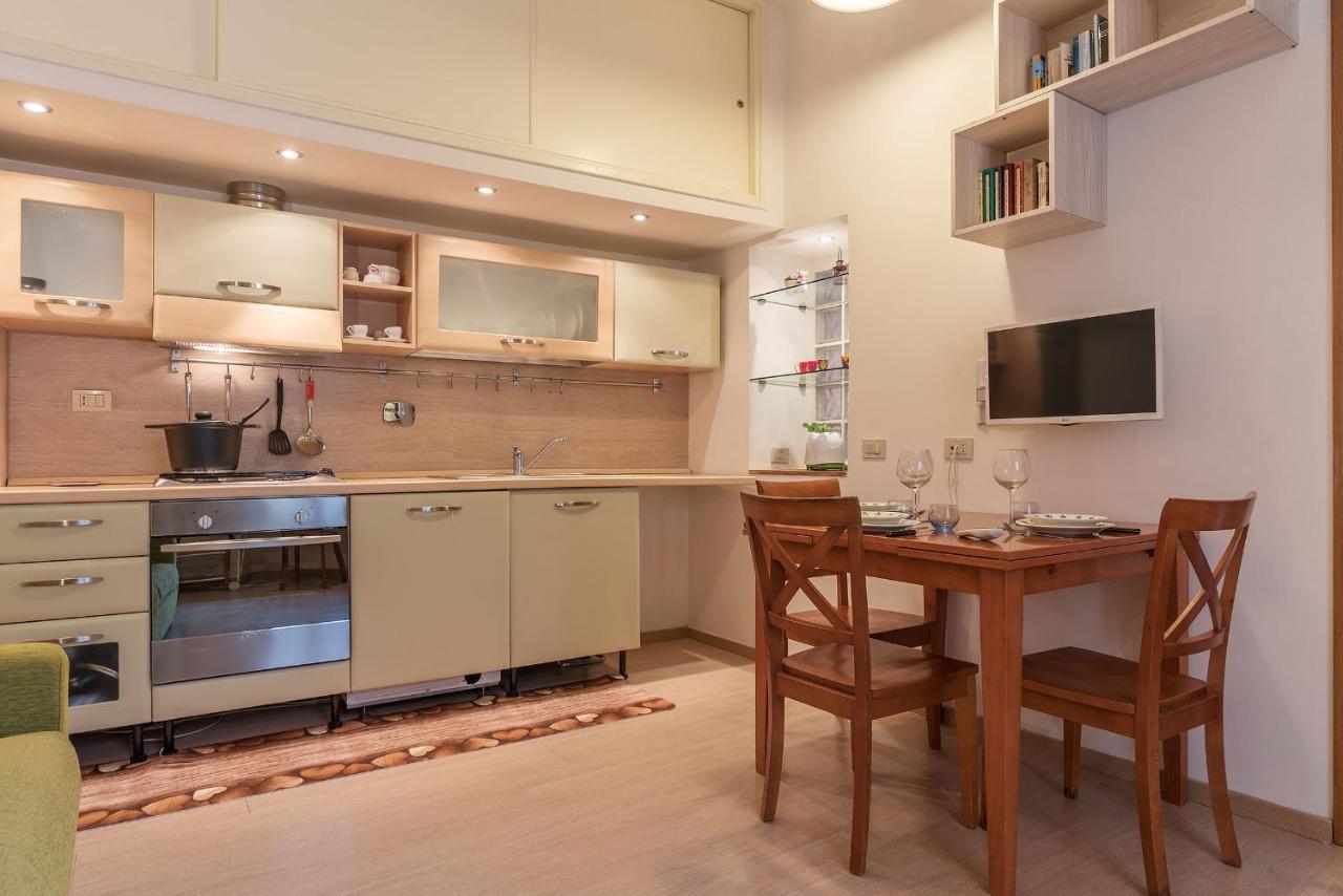 Coronari Central Apartment Roma Esterno foto
